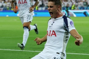 范德芬459天后为热刺再建功 欧超杯赛场破门得分