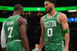 开云体育-塔图姆复出15+12+7武切维奇伤退 凯尔特人胜独行侠