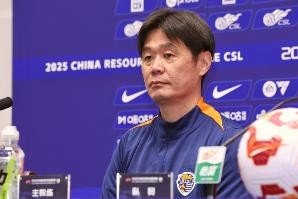 李霄鹏：足协杯失利大家气势有些低沉 希望这场比赛能够打出气势