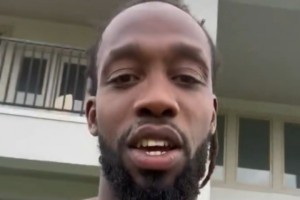 贝弗利：我今天碰到阿里纳斯的小弟尼克-杨了 他怂到看都不敢看我