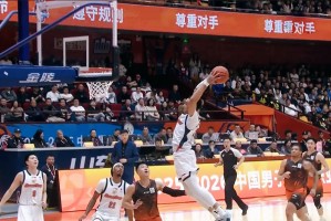 首次亮相5记3分！CBA争4卡位战：广东完败山东，徐杰3度遭调侃！