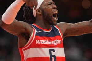 体育视频直播-感谢老铁！前湖人三将合砍67分 奇才4胜1负开局